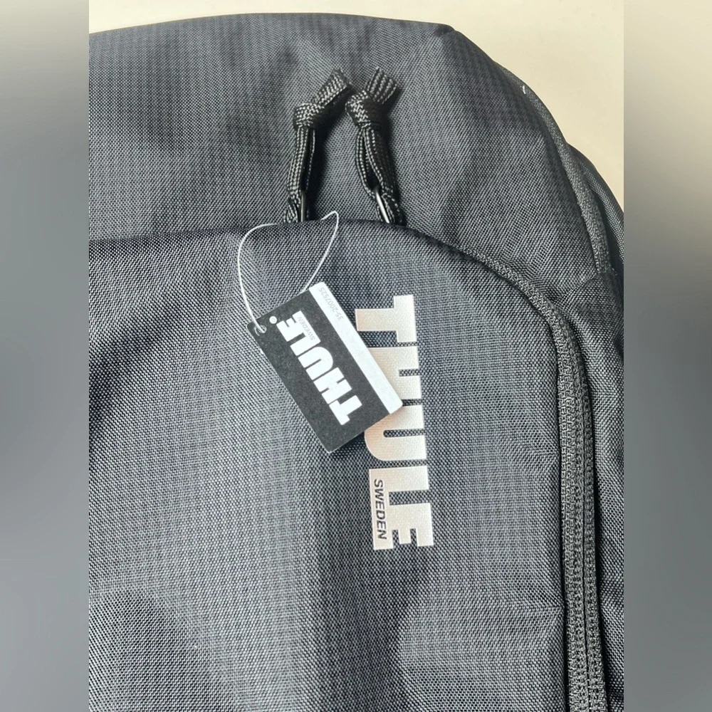 NWT THULE Achiever 15” Laptop 24L Backpack Bag Men Unisex